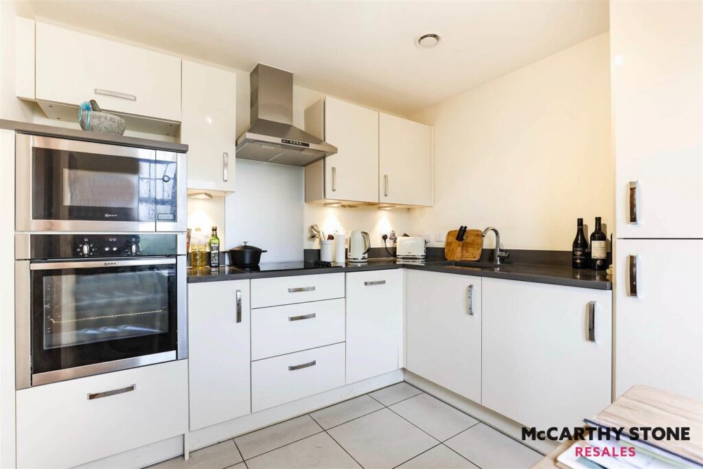 Orchard Gate, Banbury Road, Stratford-Upon-Avon, CV37 7HT