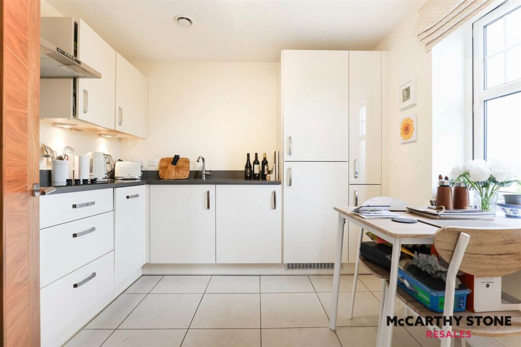 Orchard Gate, Banbury Road, Stratford-Upon-Avon, CV37 7HT