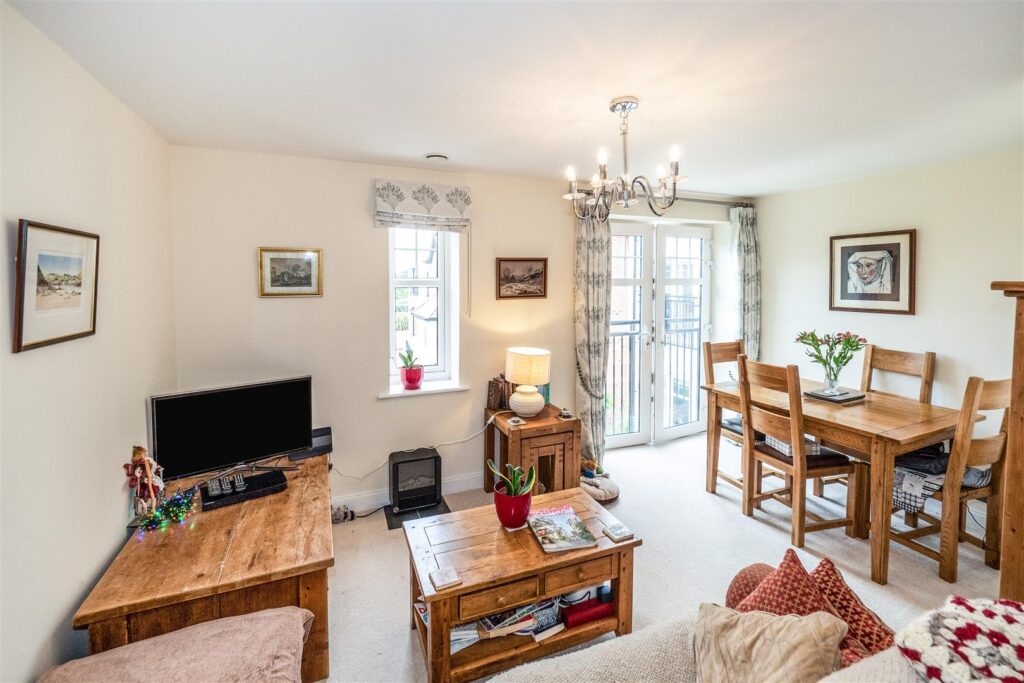 Orchard Gate, Banbury Road, Stratford-Upon-Avon, CV37 7HT