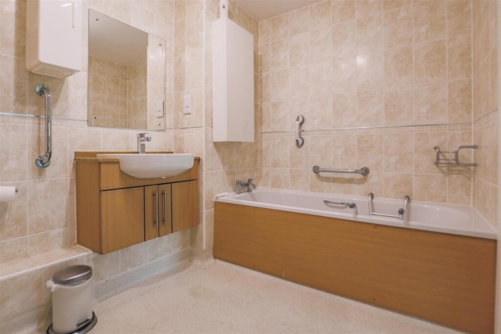 Glenhills Court, Little Glen Road, Glen Parva, Leicester