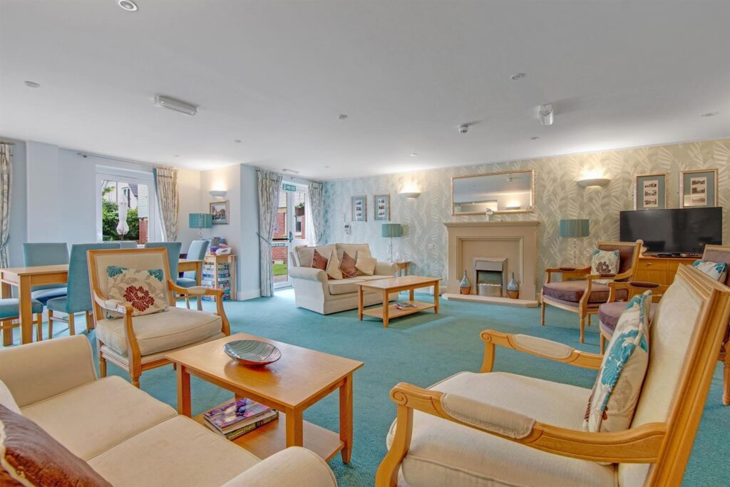 Eadhelm Court, Penlee Close, Edenbridge