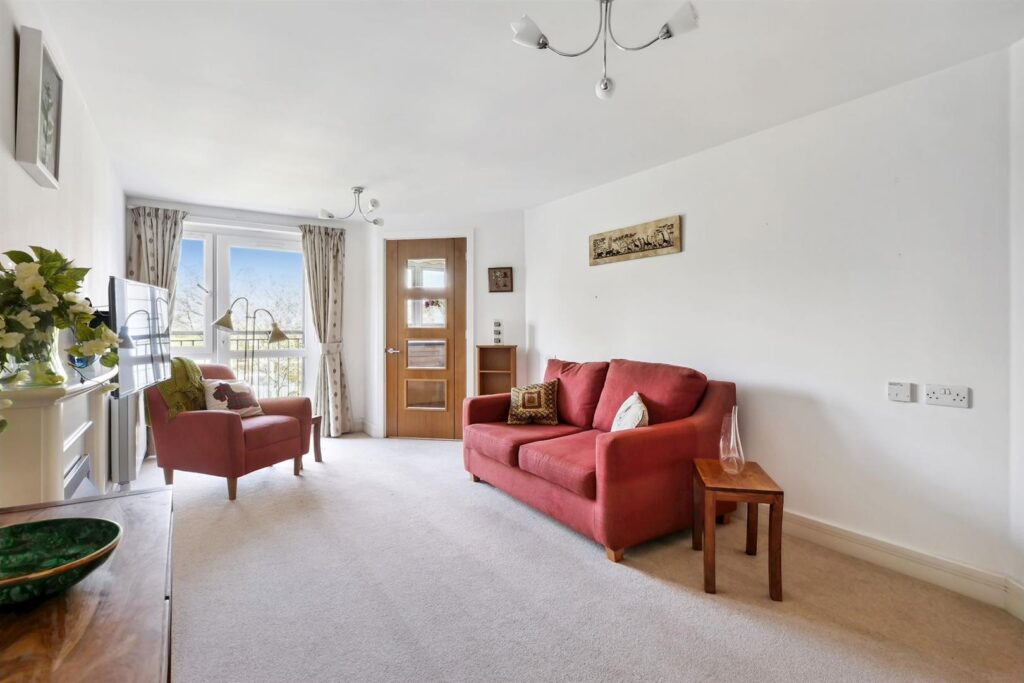 Eadhelm Court, Penlee Close, Edenbridge, Kent TN8 5FP