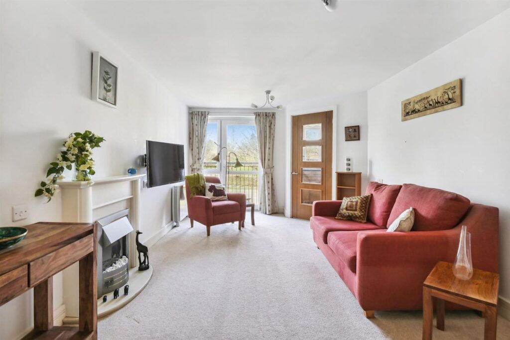 Eadhelm Court, Penlee Close, Edenbridge, Kent TN8 5FP