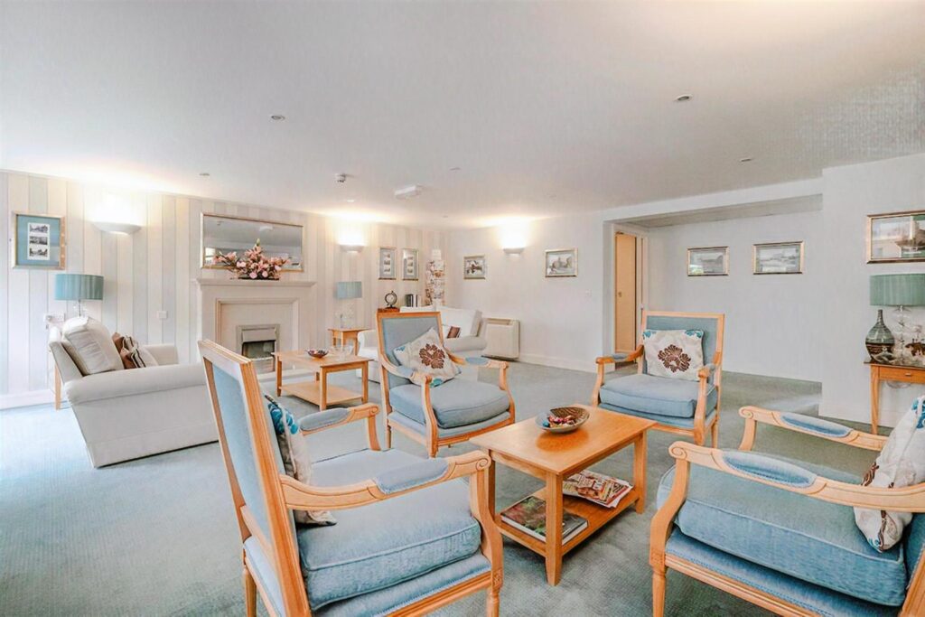 Eadhelm Court, Penlee Close, Edenbridge, Kent TN8 5FP