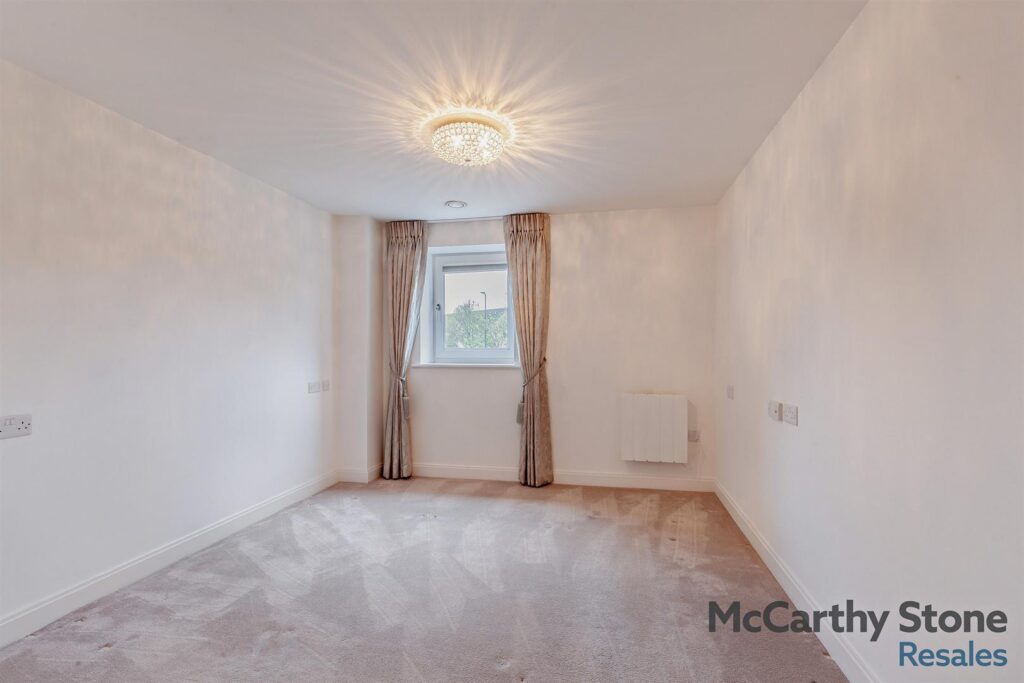 Miami House, Princes Road, Chelmsford, Essex, CM2 9GE