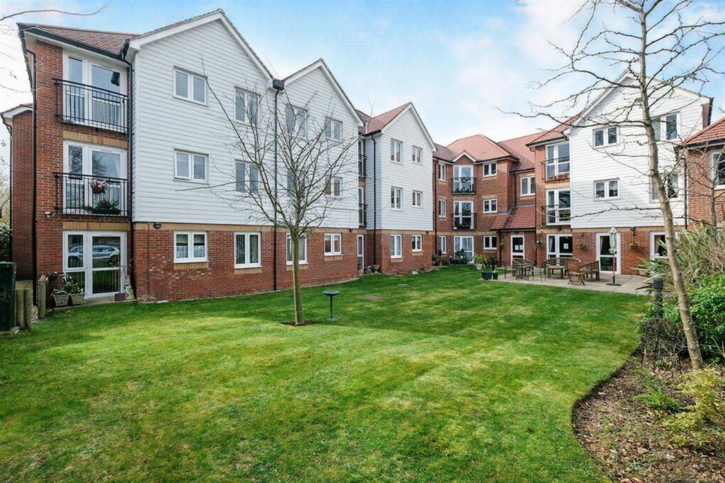 Eadhelm Court, Penlee Close, Edenbridge, Kent TN8 5FP