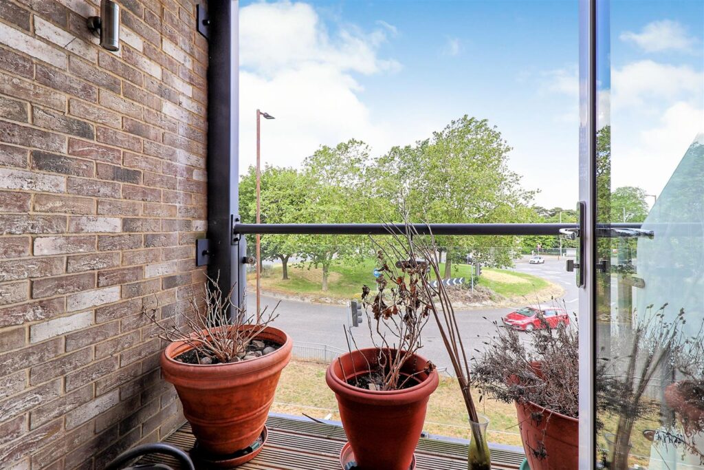 Miami House, Princes Road, Chelmsford, Essex, CM2 9GE