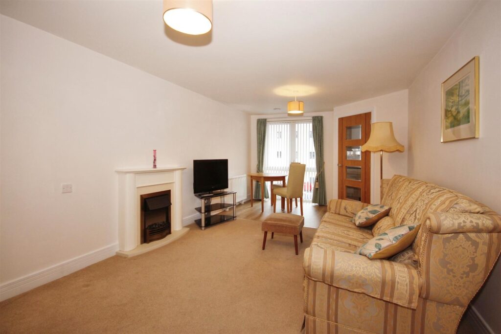 Wilton Court, Southbank Road, Kenilworth, CV8 1RX