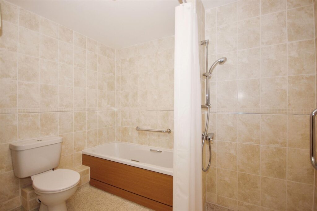 Wilton Court, Southbank Road, Kenilworth, CV8 1RX