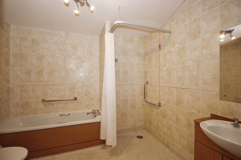 Wilton Court, Southbank Road, Kenilworth, CV8 1RX
