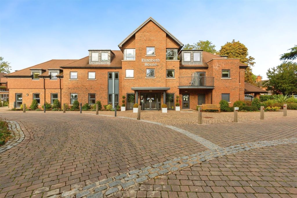 Elizabeth House, St. Giles Mews, Stony Stratford,
