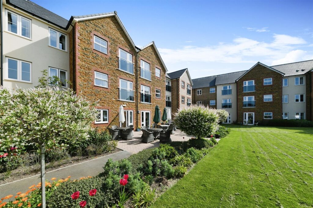 38 Eastland Grange, 16 Valentine Road, Hunstanton, PE36 5FA