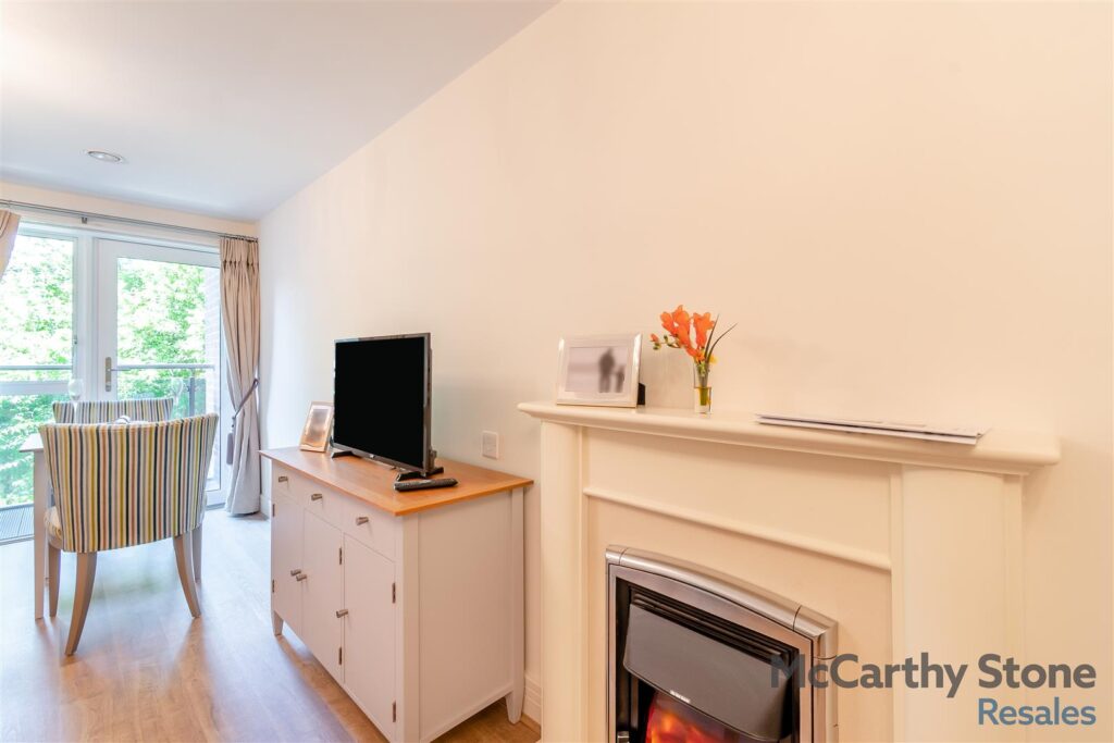 Glenhills Court, Little Glen Road, Glen Parva, Leicester