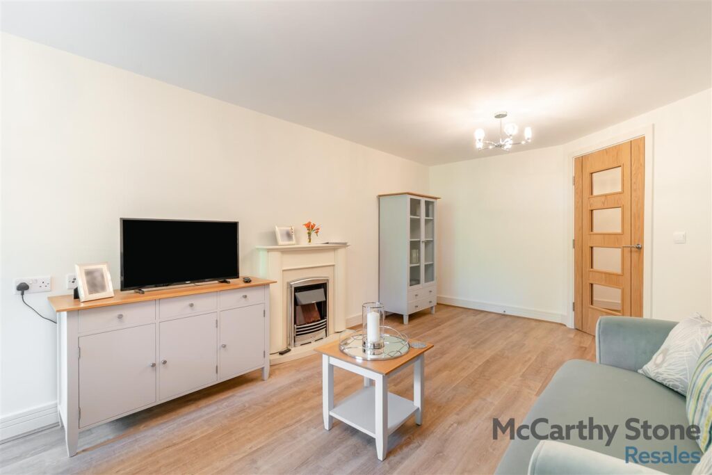 Glenhills Court, Little Glen Road, Glen Parva, Leicester