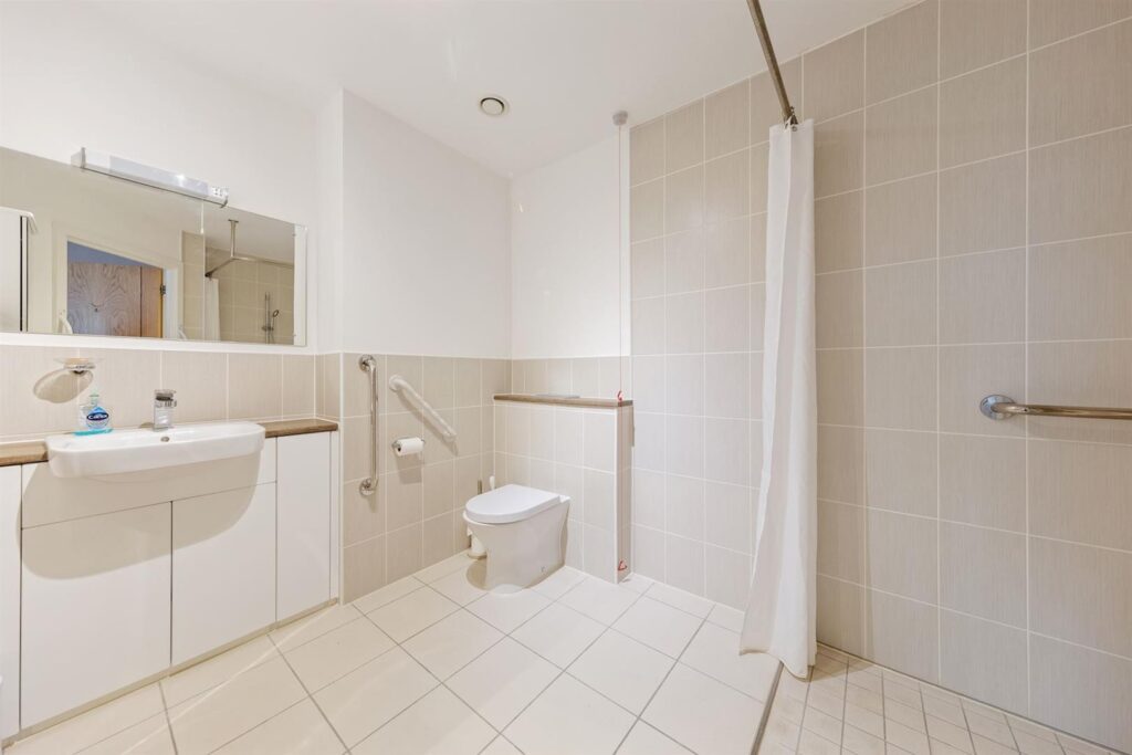 London Road, Guildford, GU1 1FF