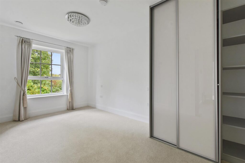 The Cloisters, High Street, Great Missenden, HP16 0AA