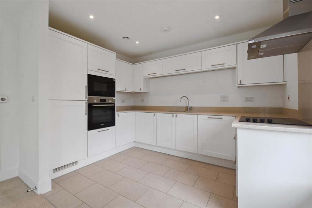 The Cloisters, High Street, Great Missenden, HP16 0AA