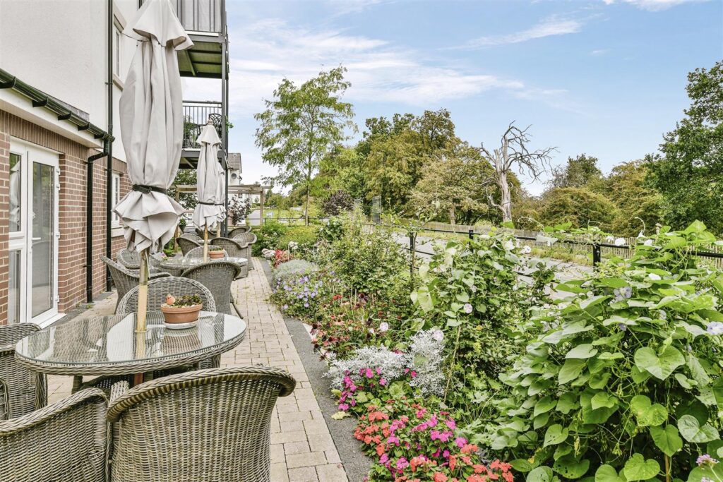 Royal Gardens, Seymour Road, Buntingford