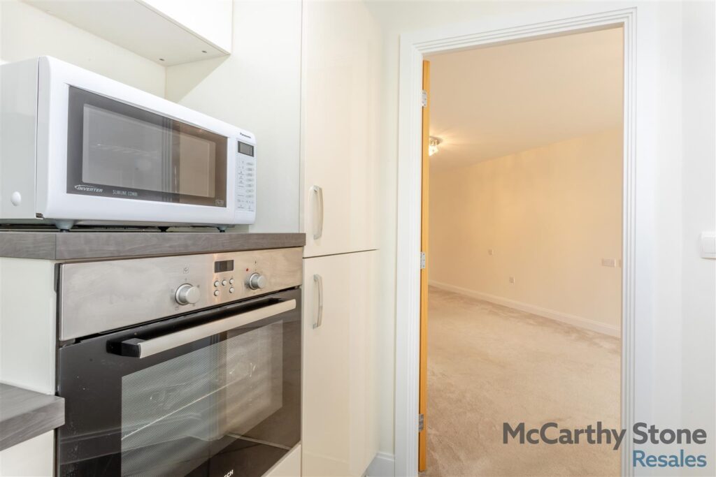 Roslyn Court, Lisle Lane, Ely, Cambridgeshire, CB7 4FA