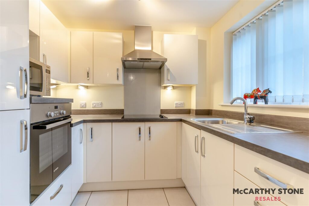 Fern Court, Gower Road, Sketty, Swansea, West Glamorgan, SA2 9BH