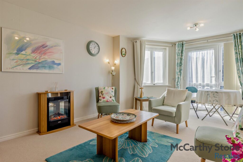 Farringford Court, Avenue Road, Lymington, Hampshire, SO41 9PA