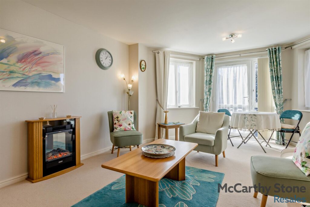 Farringford Court, Avenue Road, Lymington, Hampshire, SO41 9PA
