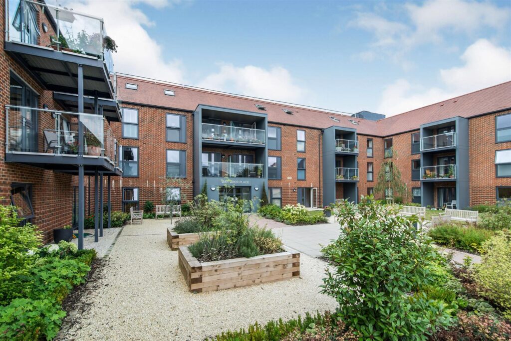 Wayfarer Place, The Dean, Alresford, SO24 9FT