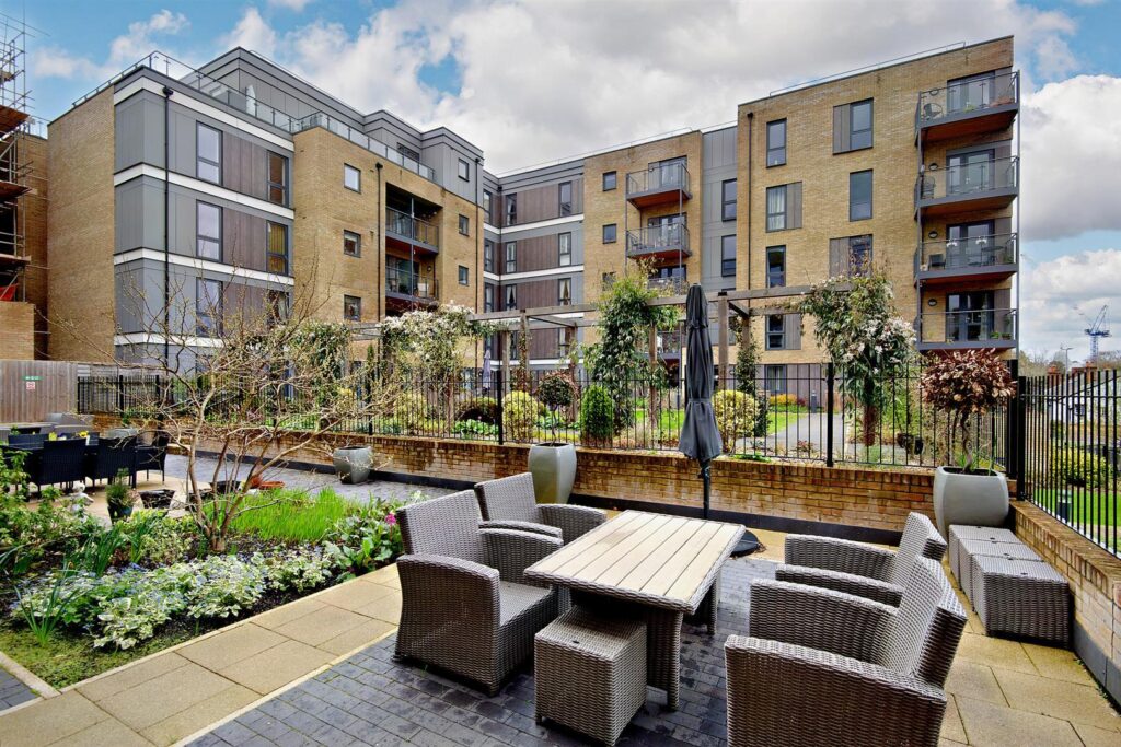 Isabella House, Hale Road, Hertford SG13 8EN