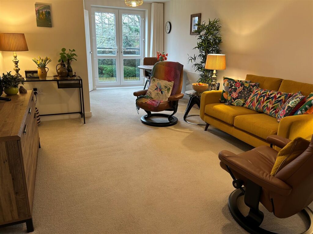 Hooton Road, Willaston, Neston