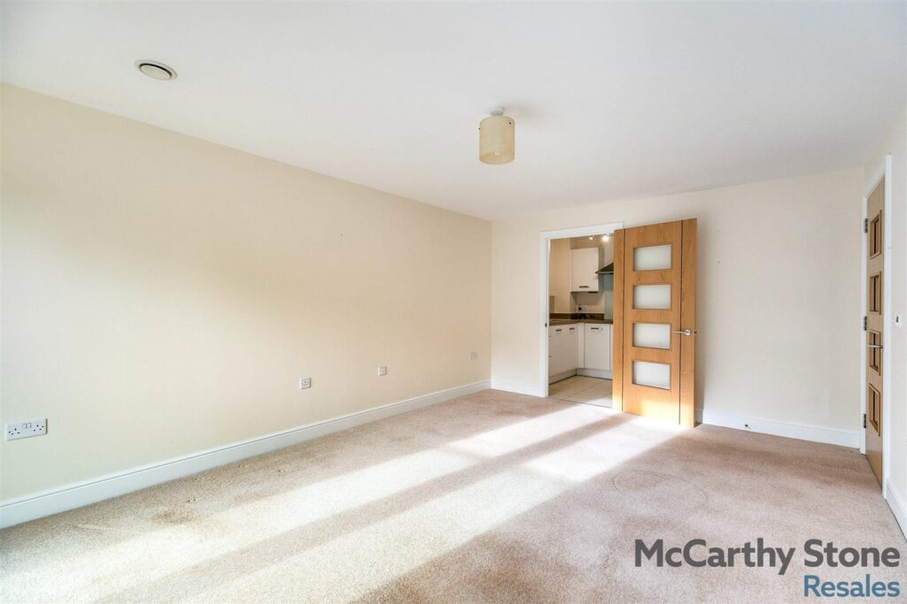 Elm Tree Court, High Street, Huntingdon