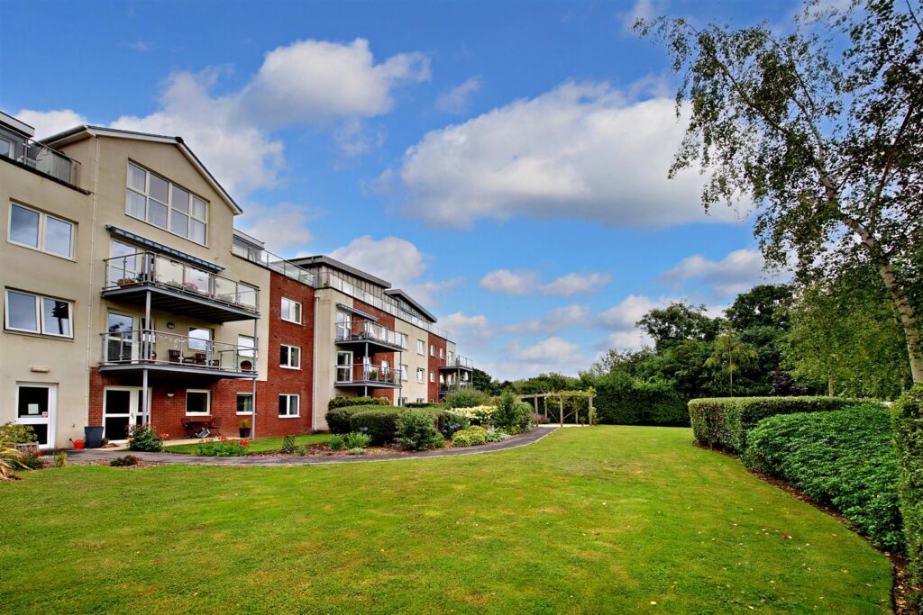 Ellisfields Court, Mount St, Taunton, TA1 3SS