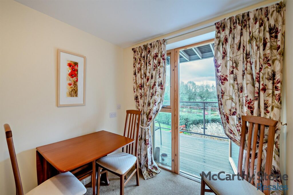Ellisfields Court, Mount St, Taunton, TA1 3SS