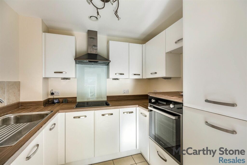 Elm Tree Court, High Street, Huntingdon