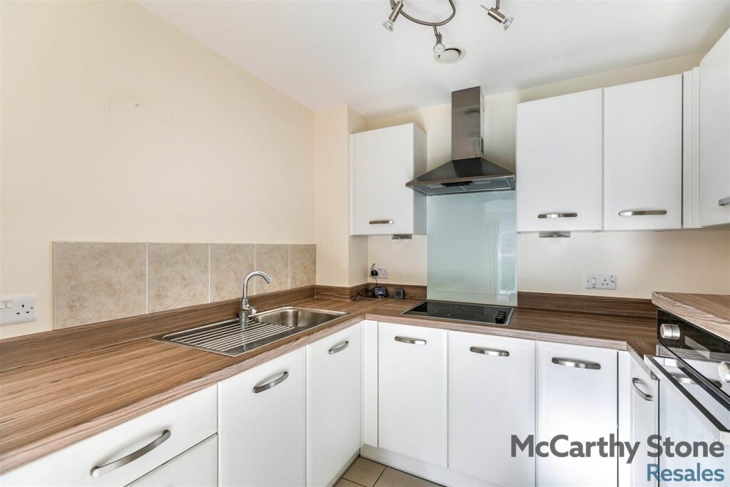Elm Tree Court, High Street, Huntingdon