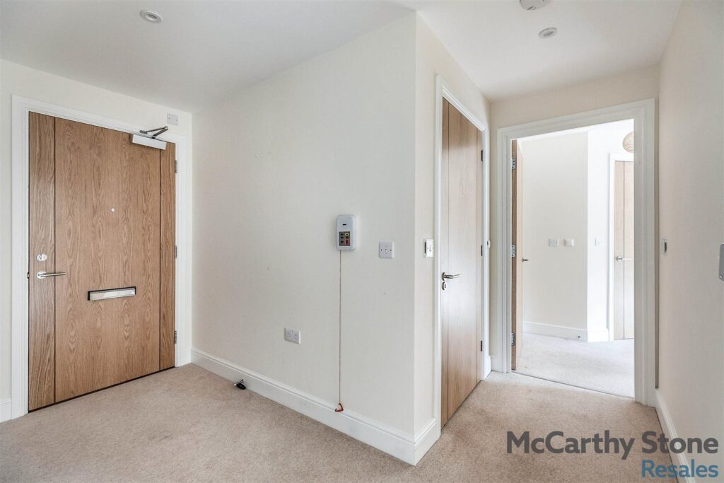 Elm Tree Court, High Street, Huntingdon
