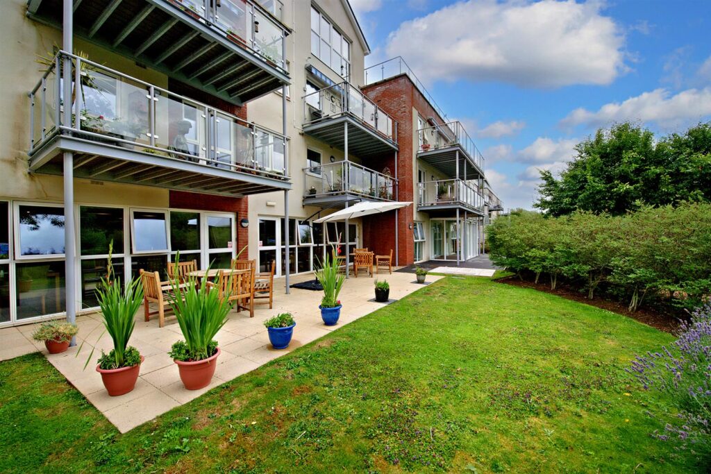 Ellisfields Court, Mount St, Taunton, TA1 3SS