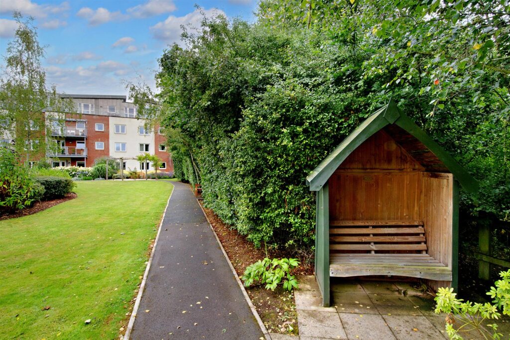 Ellisfields Court, Mount St, Taunton, TA1 3SS
