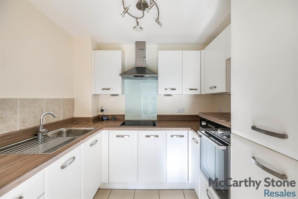 Elm Tree Court, High Street, Huntingdon