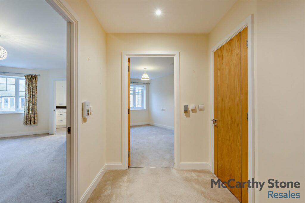 Roslyn Court, Lisle Lane, Ely