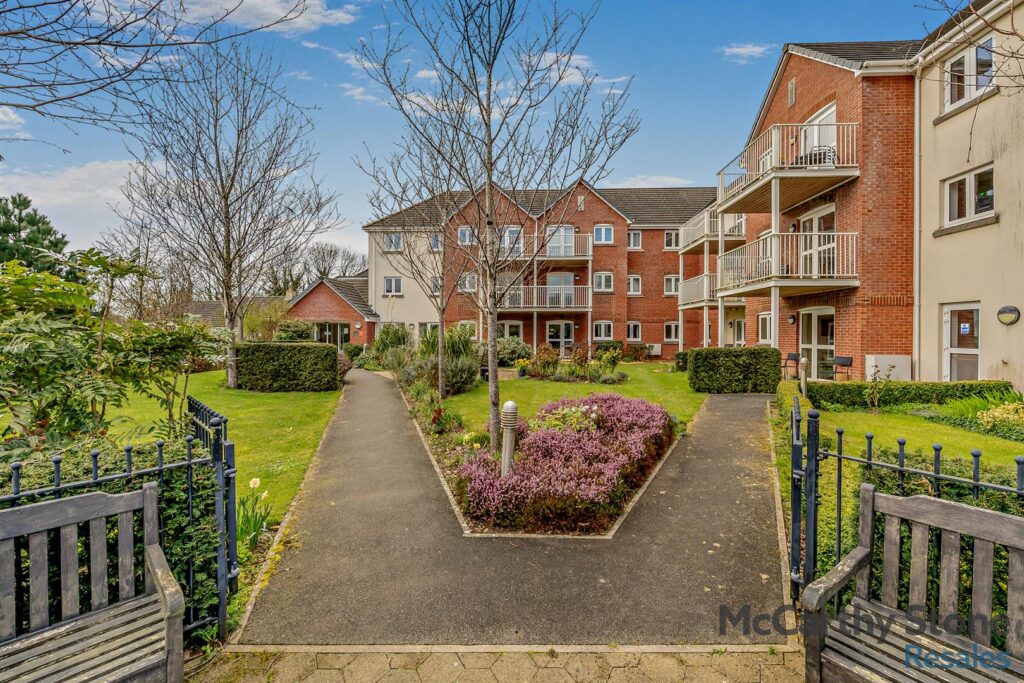 Squire Court, Raleigh Mead, South Molton Devon