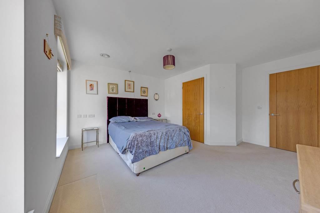 Birch Place, Dukes Ride, Crowthorne, RG45 6GT