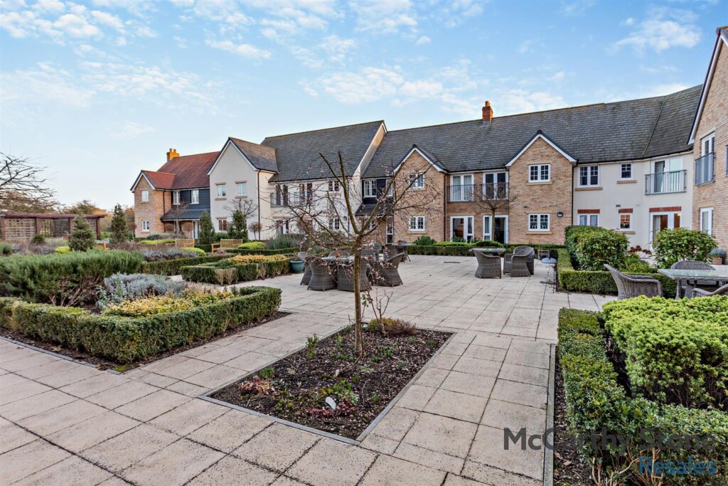 Roslyn Court, Lisle Lane, Ely