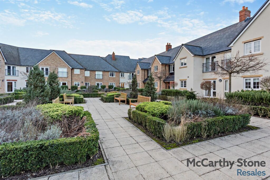 Roslyn Court, Lisle Lane, Ely