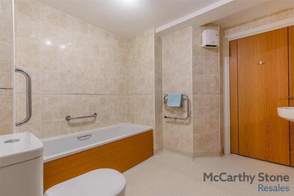 Glenhills Court, Little Glen Road, Glen Parva, Leicester