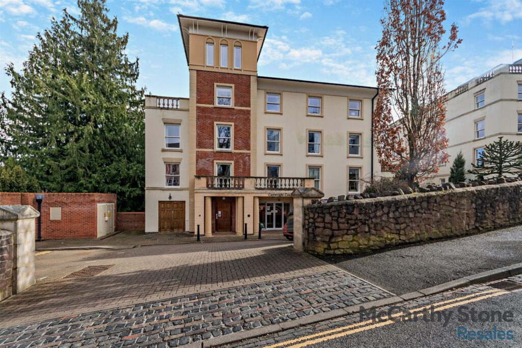38 Cartwright Court, 2 Victoria Road, Malvern, Worcestershire, WR14 2GE