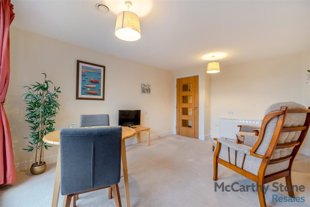 Glenhills Court, Little Glen Road, Glen Parva, Leicester
