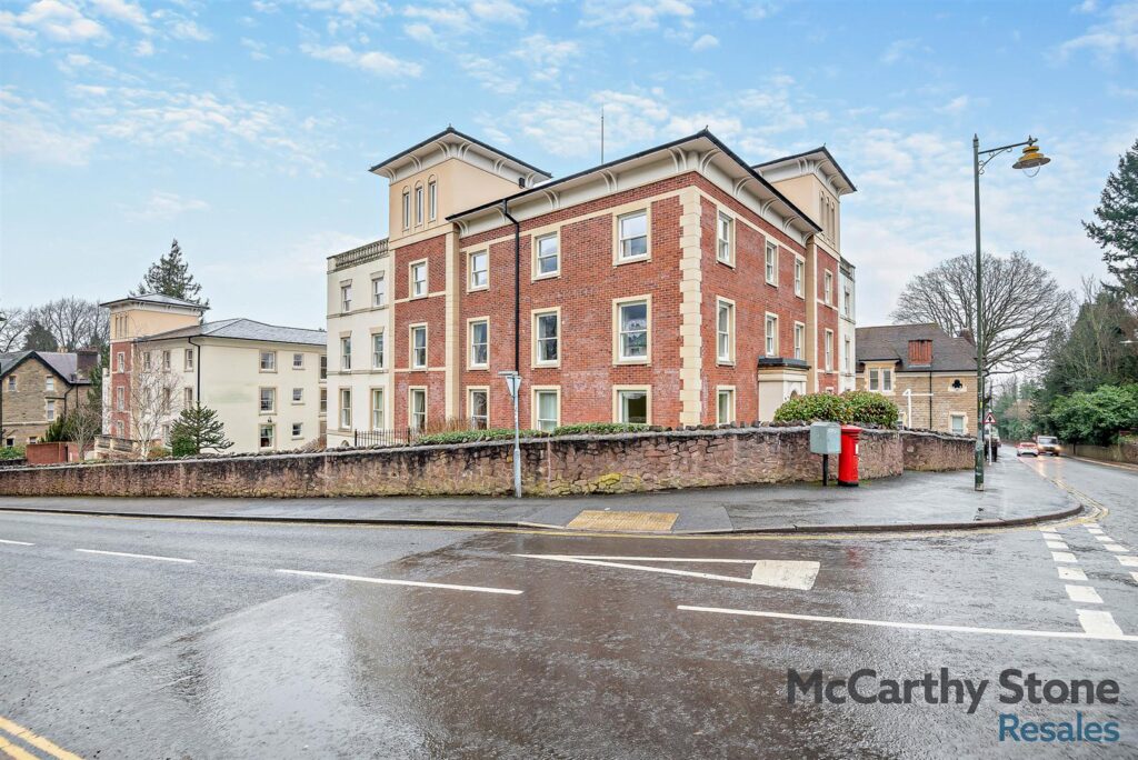 38 Cartwright Court, 2 Victoria Road, Malvern, Worcestershire, WR14 2GE
