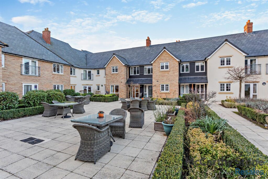 Roslyn Court, Lisle Lane, Ely