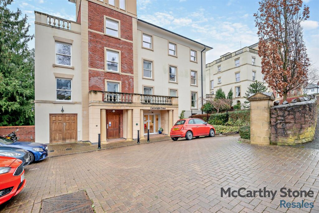 38 Cartwright Court, 2 Victoria Road, Malvern, Worcestershire, WR14 2GE