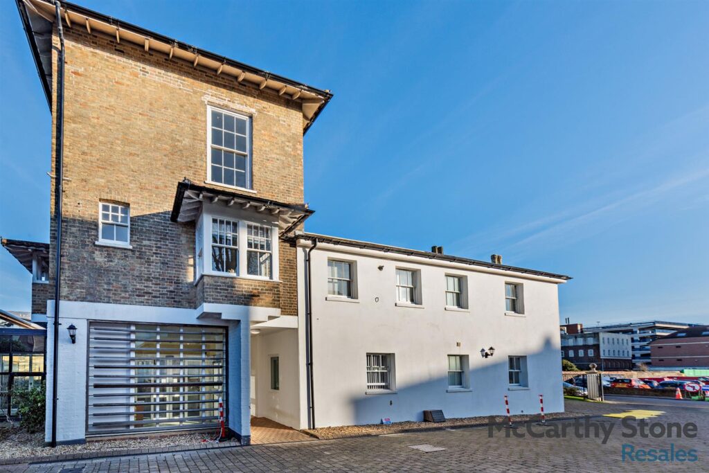Amelia Court, Union Place, Worthing, BN11 1AH
